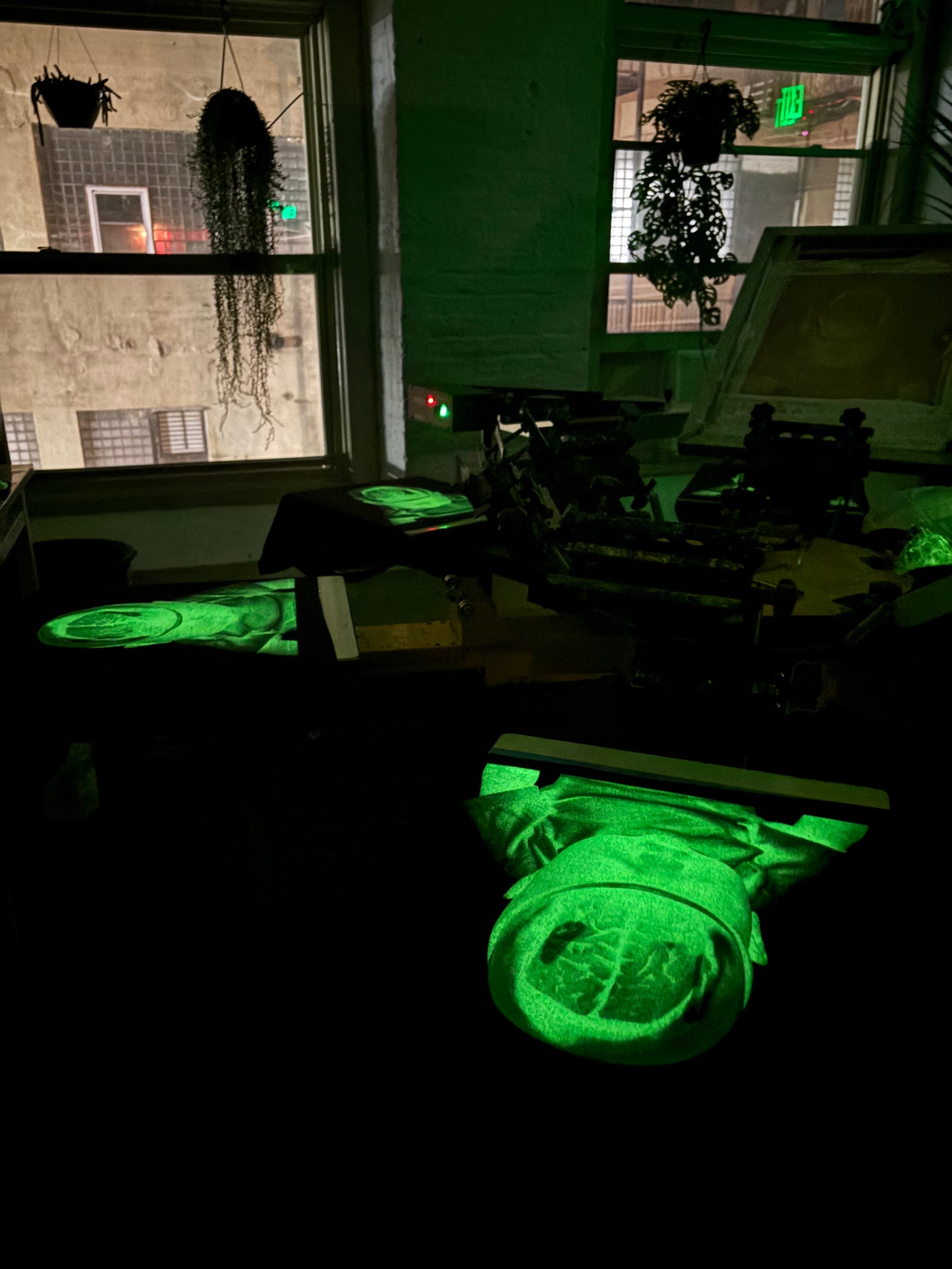 PLASTIC BABY LOGO TEE (GLOW-IN-THE-DARK)